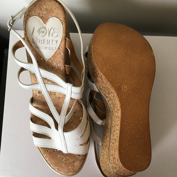 Love and Liberty Brooklyn White Platform Wedge Sandals Size 8 - Picture 1 of 4